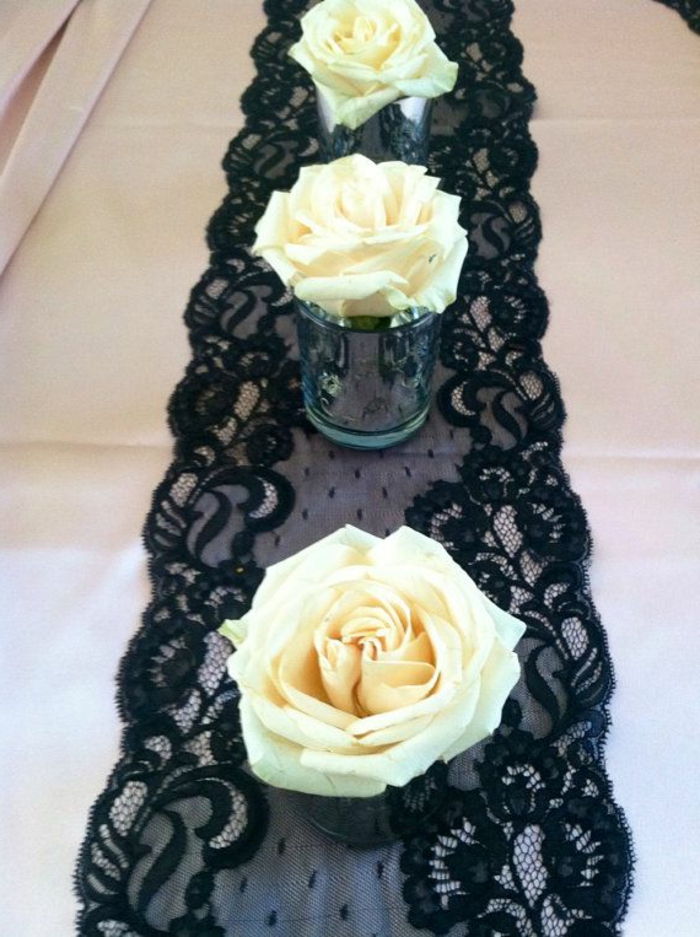 Romantic-floral-Tischdeko-Hochzeitsdeko-se-fazer-Black Lace Rosas Creme Cor