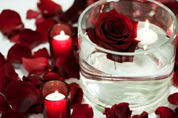 romantiskt-Love-inspiration-valentine-idéer-för-överraskning-jordgubbar-med-choklad