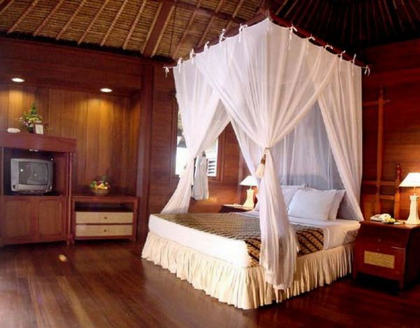 romantiškas miegamasis dizainas-nuostabus-lova-su-balta-užuolaidos