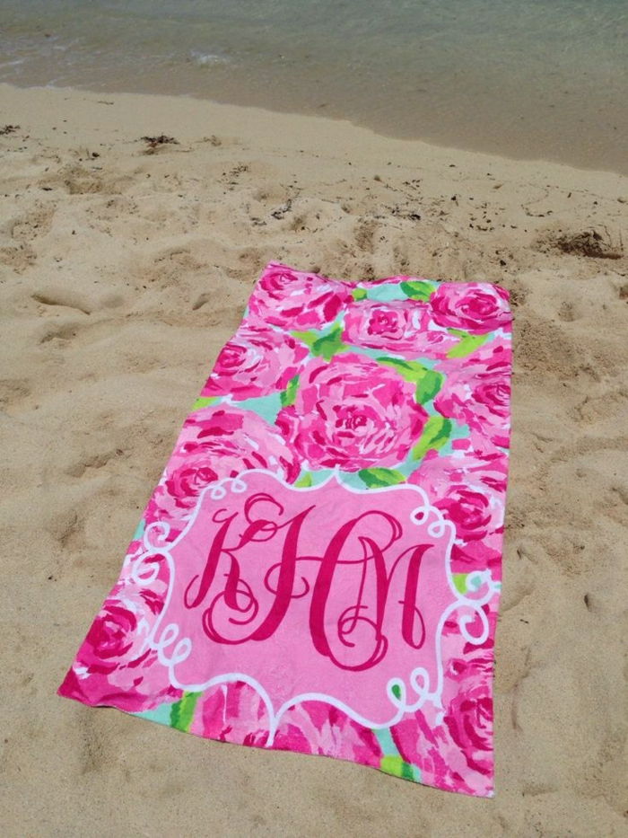 pano-de-rosa do mar do monograma praia de areia