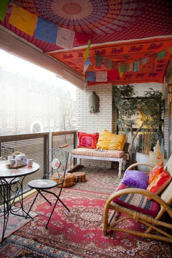 pembe halı-renkli-tasarım-balkon