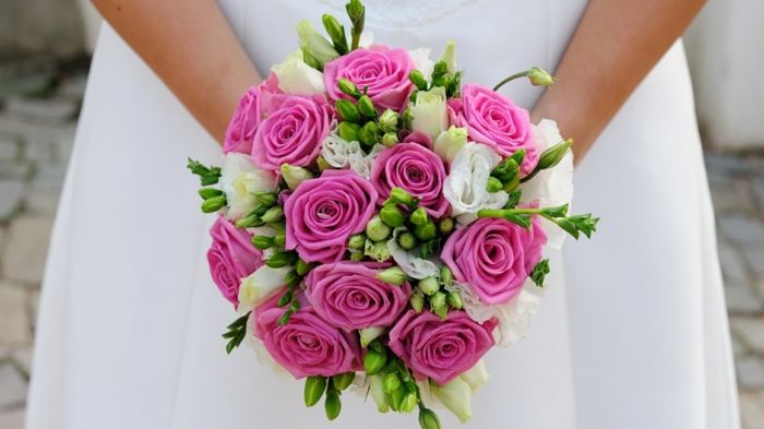 rožinė ir balta-rožės-brautstrauß-gėlių Deko puokštė-idėjos-už-apdailos-su-gėlės