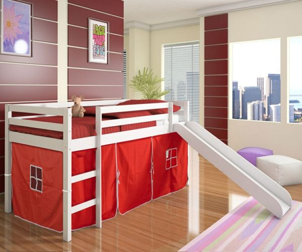 vysoký dizajn postele so sklzom - urobte detskú izbu zaujímavou