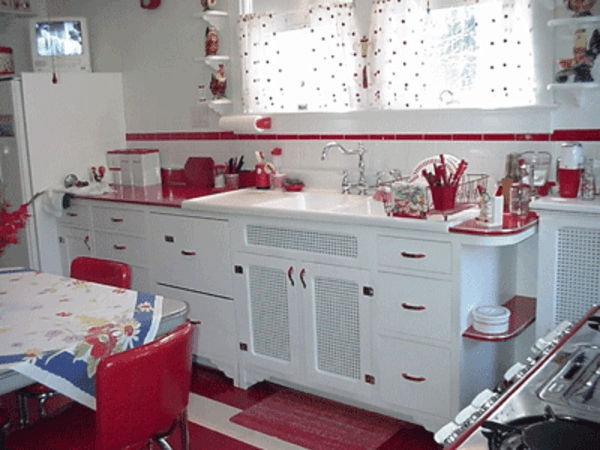 roșu-și-alb-in-the-bucătărie