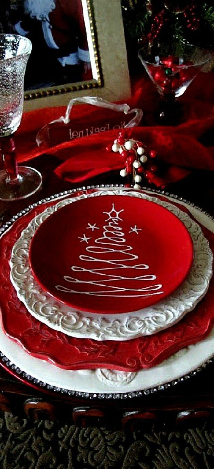 raudonos stalo papuošimas idėjos-tinka-už-Kalėdų