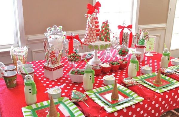 veľa nástrah na večierok stola vianočné