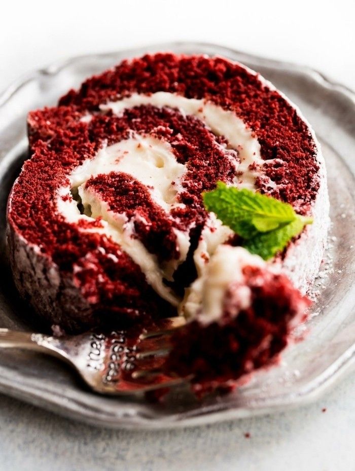 Červeno-food color-in-varenie-vervenden-Rollo-nápady-bielo-krémovej a červenej cesto koláč, teraz-diaet