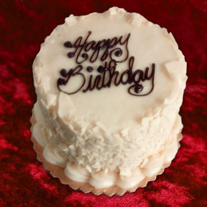 raudona-aksomo tortas-mitovtorte-pyragas-the-18-gimtadienio-idėjos-už-girl-arba-moteris-pyragas