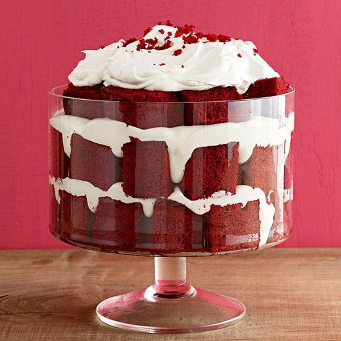 červenej zamatovej torta - parfait dezert s červeného zamatu tortu - in-a-pekné skla Fine-Design