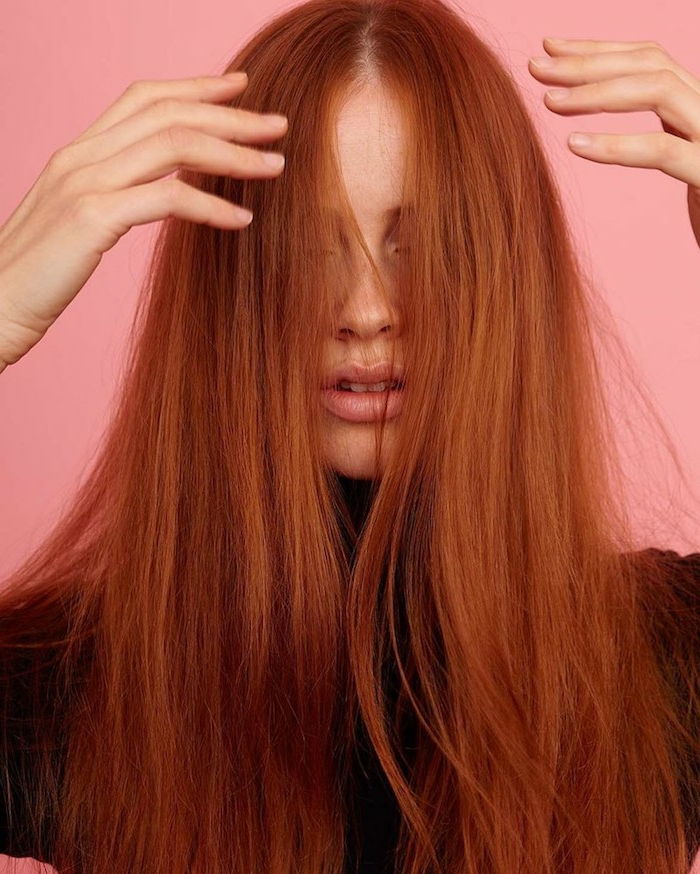 Kobberrødt hår, lang og jevn, lys hud, rosa lepper, velg den perfekte nyansen av rødt og fargestrålende hår