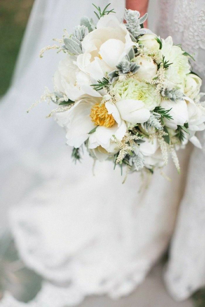 apskritojo vestuvių puokštė Balta gėlė nuostabiai-romantiška