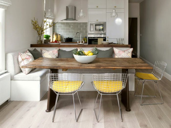 rustikalna kotna sedežna in miza-kuhinja-z-stoli