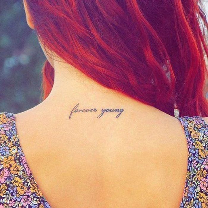 Tatuaż z tyłu, na zawsze młody, na zawsze młody, wiele pomysłów na kobiece tatuaże o głębokim znaczeniu