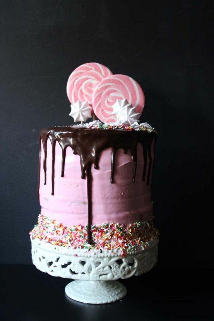 Didžioji gimtadienio tortas dekoravimas-su-saldainiai