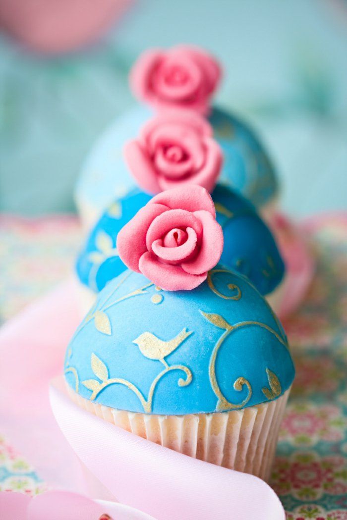 dolce blu-cupcakes con disegni Cenerentola