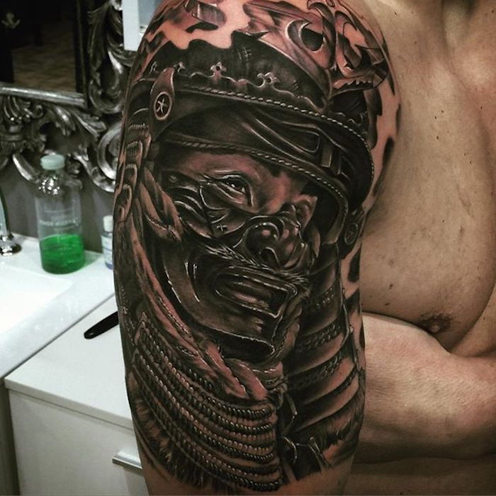 man, mask, hjälm, krigare, fighter, övre arm tatuering