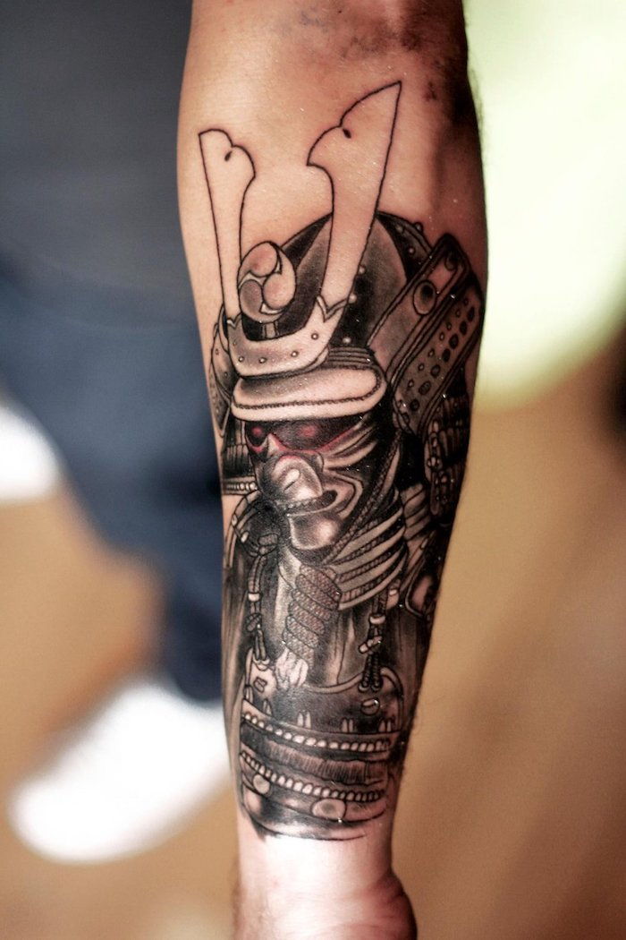 krigare tatuering, arm, arm tatuering, mask, hjälm, röda ögon