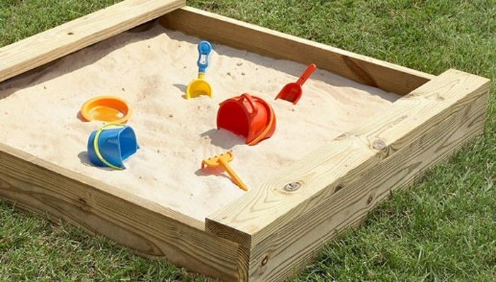 sandbox-lastno-build-igrače, v peskovniku