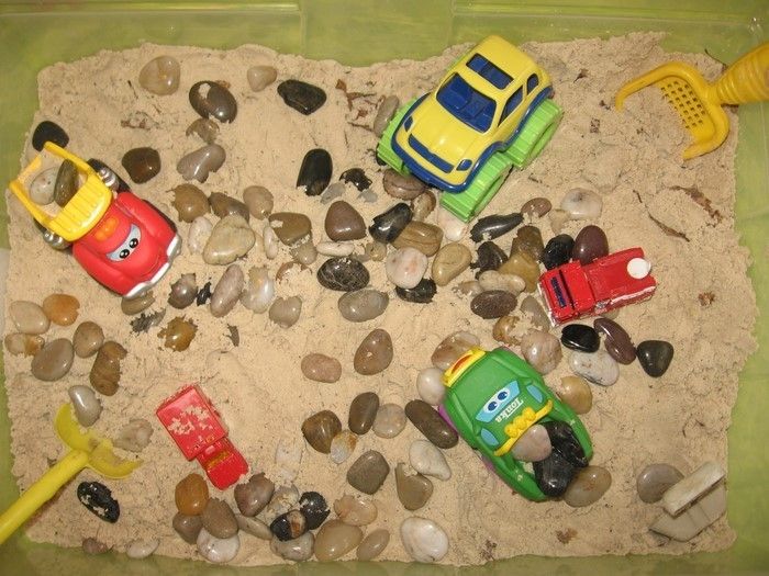 sandbox-lastno-build-majhni kamni in igrače