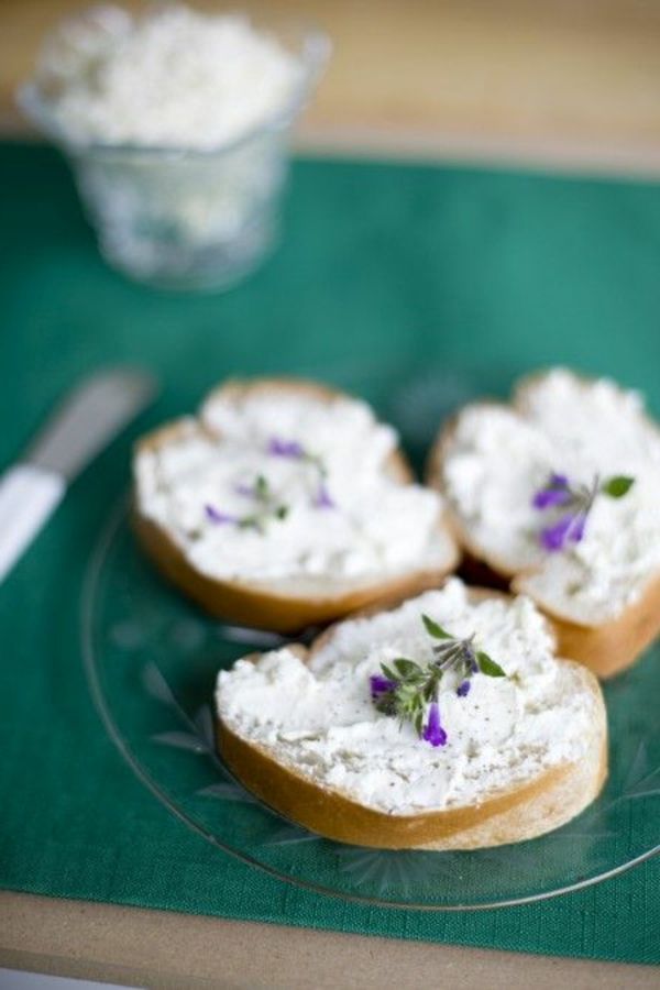 sanwiches-com-rama-queijo-e-violeta