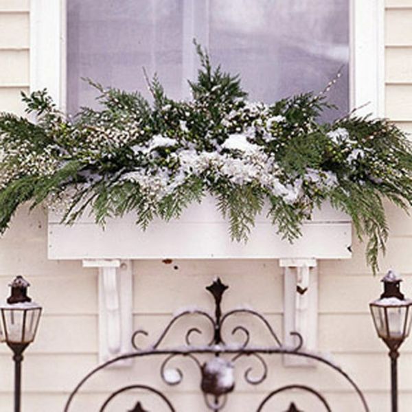 vacker-deco-på-fönster-för-jul-vit design