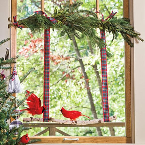 vacker-Fensterdeko-for-Jul- grenar gran