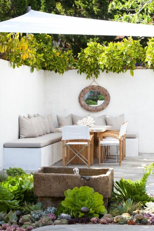 graži-pavėsinė-gražus sodas-dizainas-sodo idėjos suolas-balta sodas