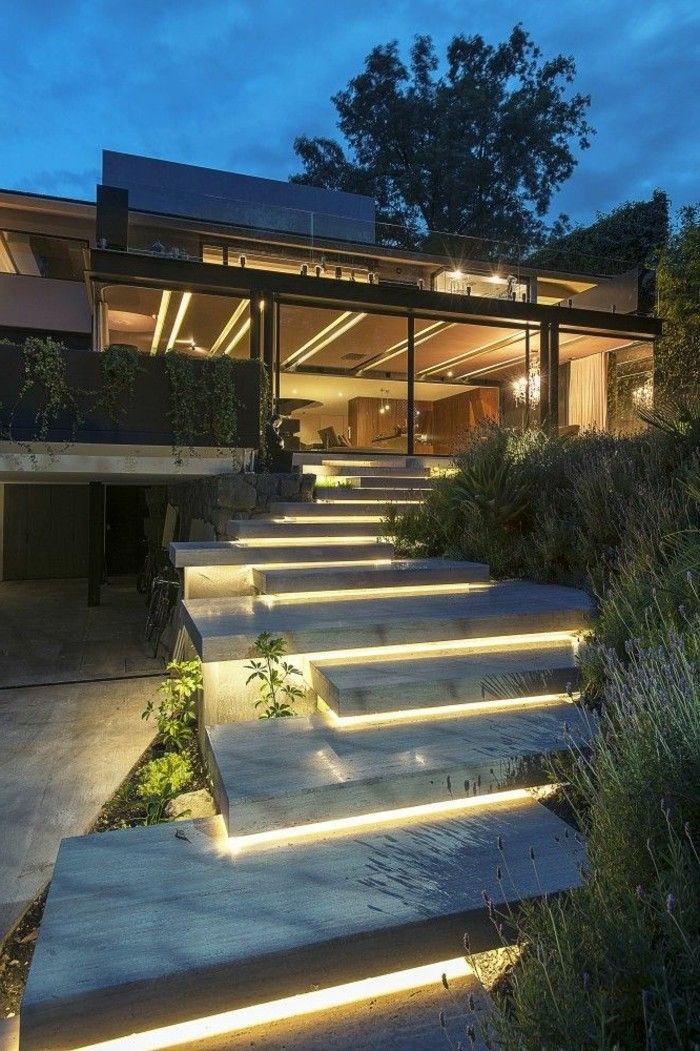 Belas escadas Casas-brilhando-atrativa-modelo