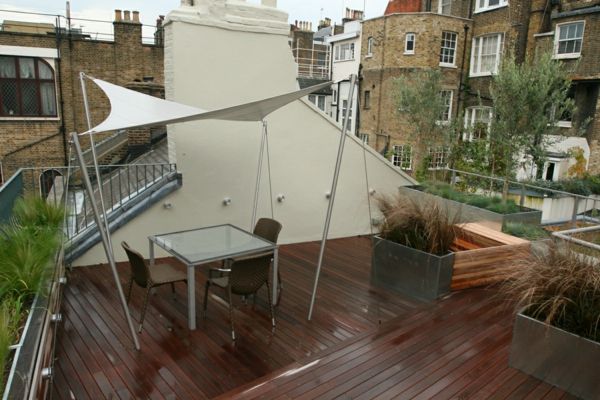 vakker-terrassen-med-mørkt tre gulv-idee