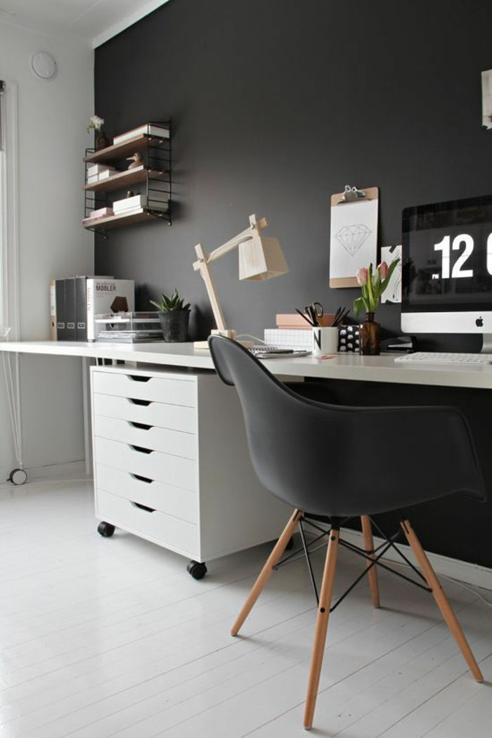 vakker-wohnideen-for-office-svart-hvitt-interiør tre leselampe