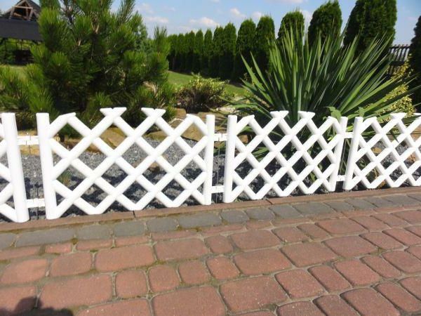 Krásna záhrada plot z dreva-on-biela Záhradná architektúra