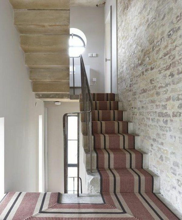 belo tapete da escada-Interior