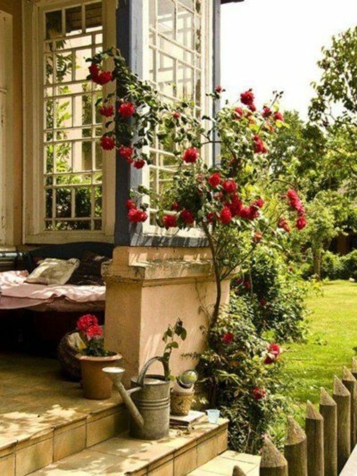vakker-hage-balkong-og-veranda