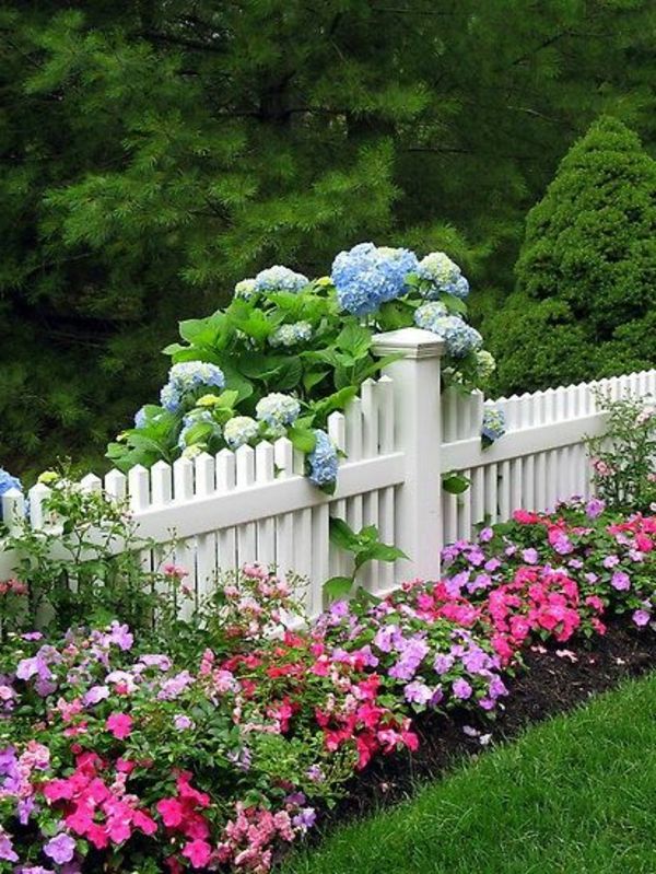 nuostabus Mediniai sodo tvora-in-balta spalva