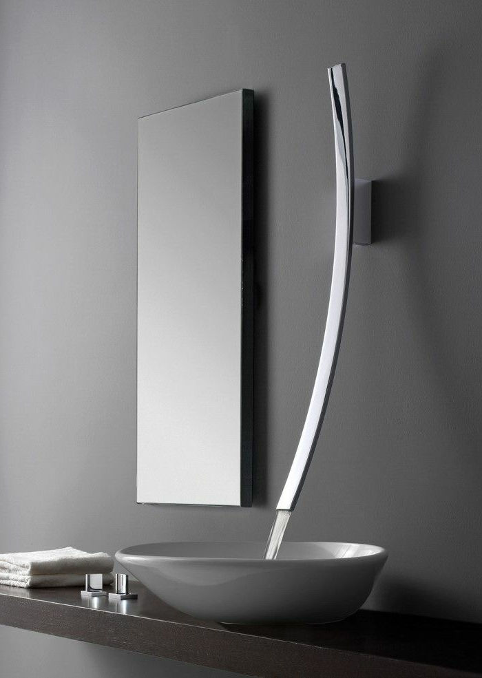 Krásna obytná bad-gray-steny-minimalistické kúpeľňové zariadenia, štýlový, kúpeľňové doplnky