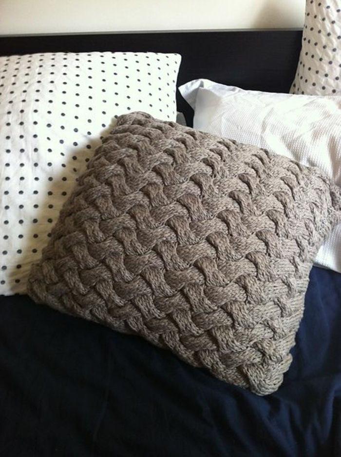 nice-strikket modell brun Pillow strikke-flettet mønster