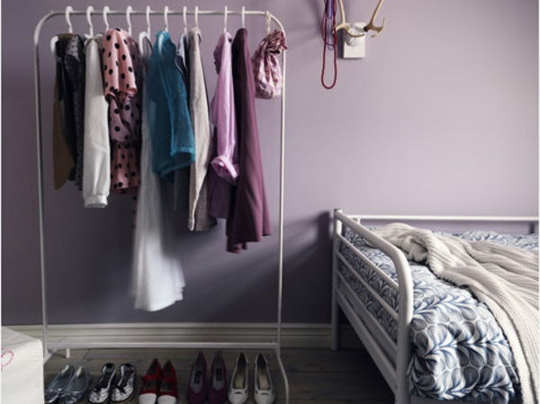 bonito-modelo-de-roupa-haste-para-parede - design quarto roxo