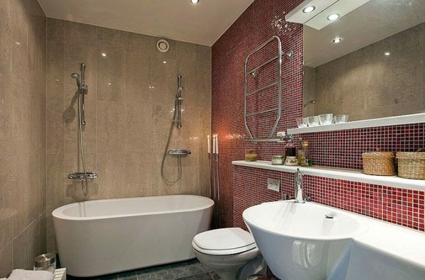 lepa-moderna streha-stanovanje-mozaik-ploščic-bordo-kopel-kopalnica-ogledalo