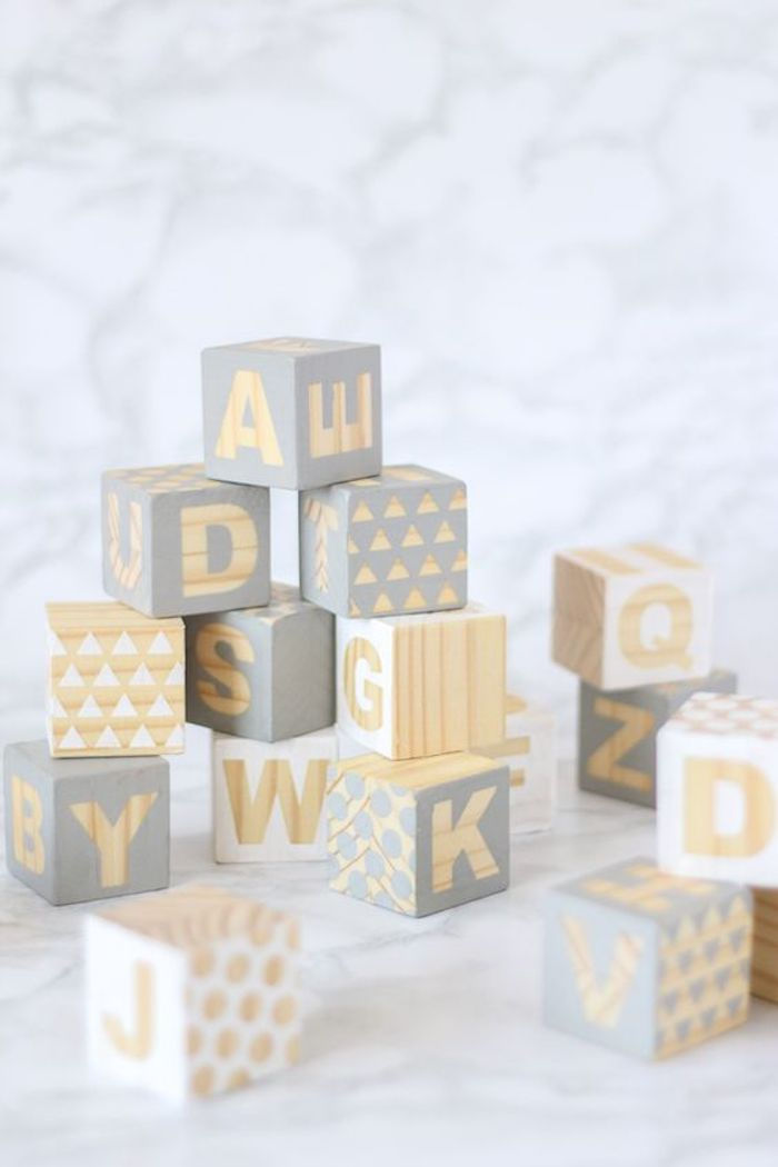 Boxmall - liten låda med bokstäver och geometriska motiv