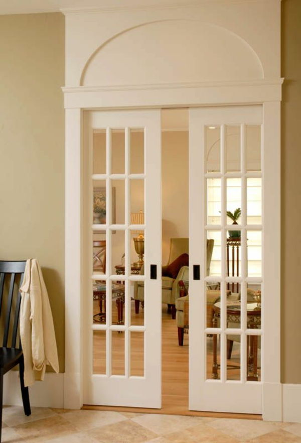 Drzwi przesuwne-białe-wewnętrzne-drzwi-drewniane-designerskie-pomysły-wysokiej jakości drzwi wewnętrzne