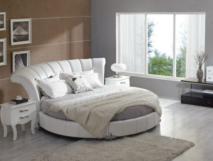 yatak odası tasarımı-fikirleri-beyaz yuvarlak yataklı
