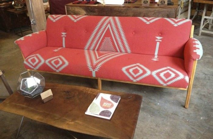 enkel modell sofa rød bohem mønster