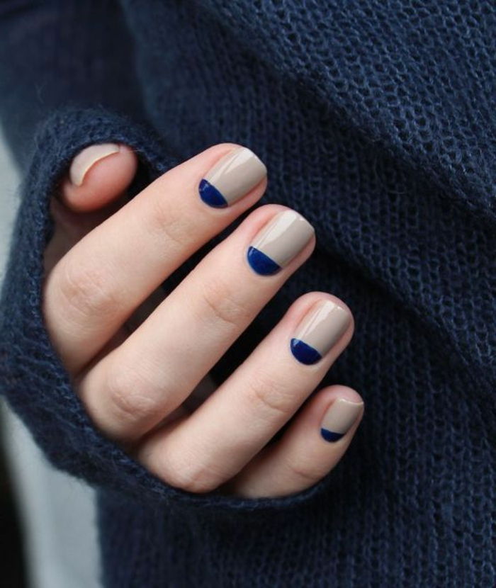 Design simplu de unghii în cremă și albastru închis, Nagelgorm oval, manichiură de iarnă pentru re-styling