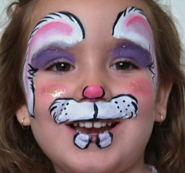 make-up-carnival-hare-face-ett rosigt öga