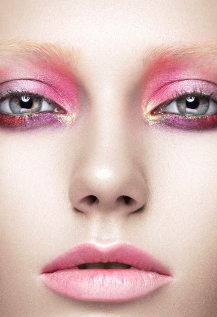 make-up-as-the-Stars-spalvų-in-the-veido-rožinė-violetinė akių šešėliai blizgesys-drąsus šalies-žvilgsnis