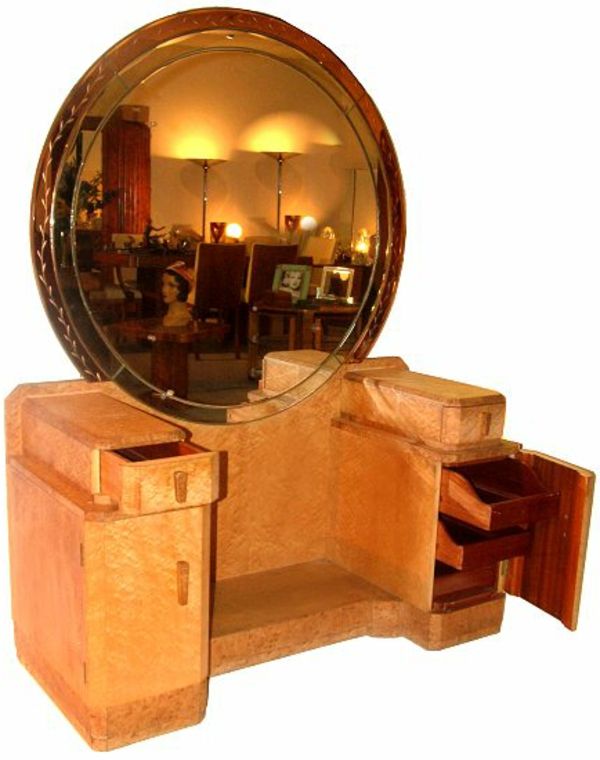 oglinda rotunda cu un design izbitoare