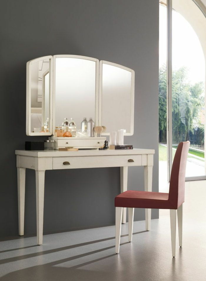 toalettbord-med-speil-tre og hvit