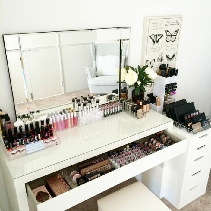 dressing table-with-mirror-sminken-wise-under table