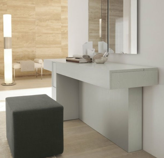 toalettbord-med-speil-hvitt-svart-stol