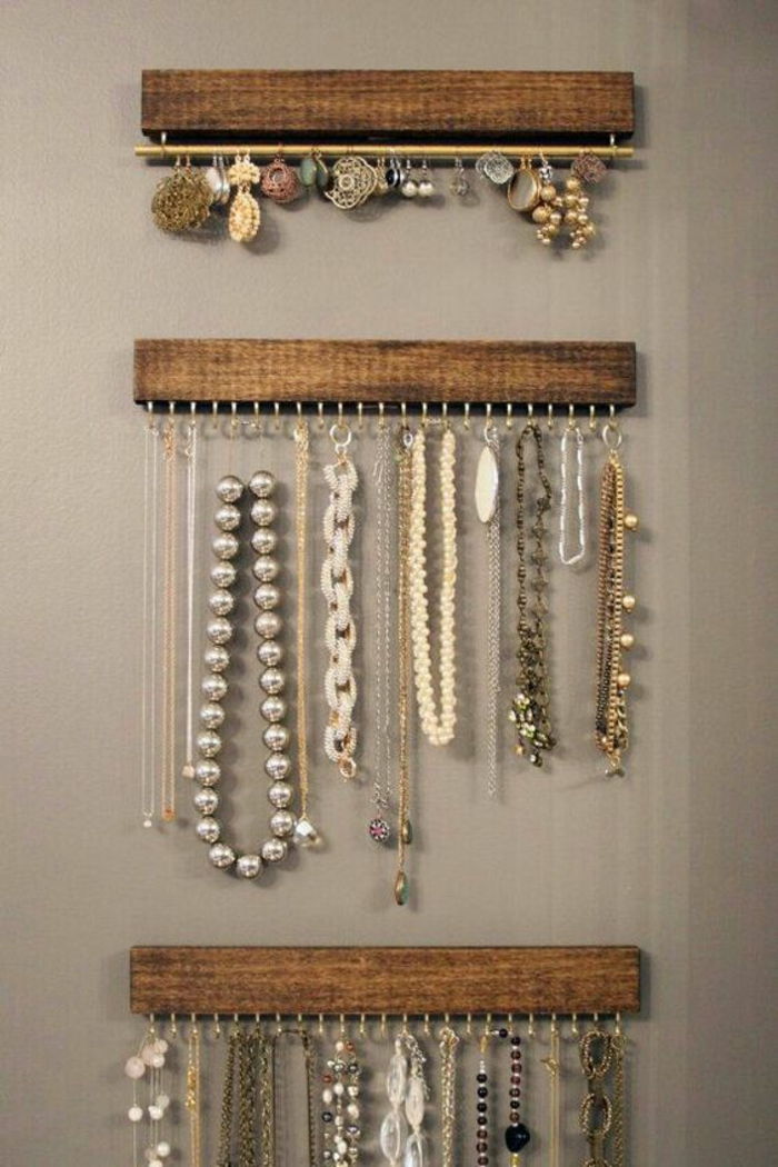 örhängen i trä och kedjestativ, örhängen, halsband med silverpärlor, smycken